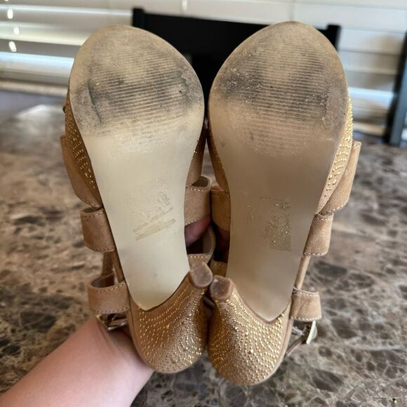 Scene Zarita Sandals Size 7 Tan Soft Suede Studded High Heel​ - Picture 5 of 13